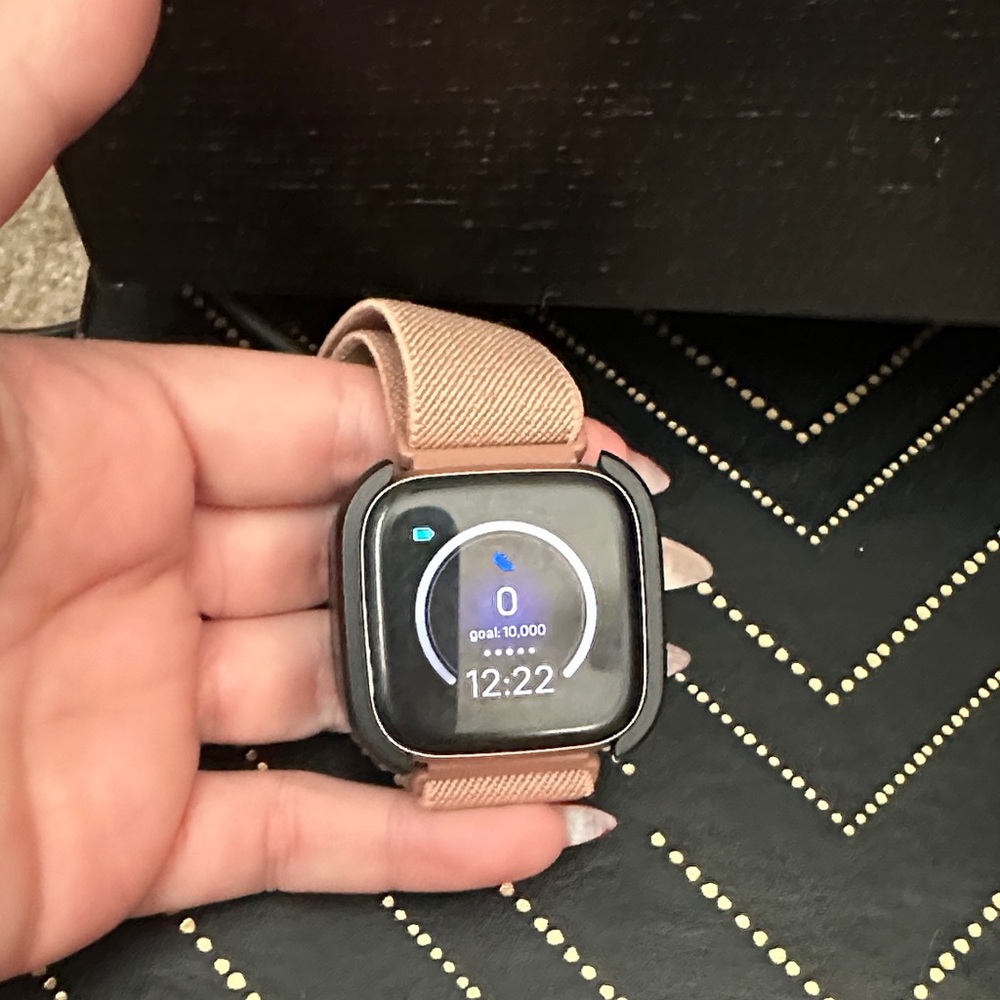 Fitbit versus 2 rose gold